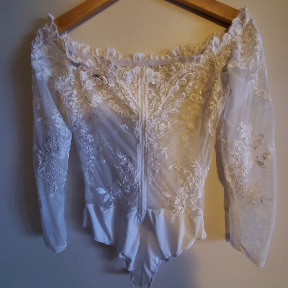 Lace Mesh Zip-up Bodysuit - Picture 3 of 5